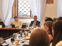 Odpovědnost člověka za zvíře v jeho péči: Kulatý stůl v Poslanecké sněmovně otevřel téma etiky, legislativy i mezioborové spolupráce