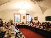 Odpovědnost člověka za zvíře v jeho péči: Kulatý stůl v Poslanecké sněmovně otevřel téma etiky, legislativy i mezioborové spolupráce